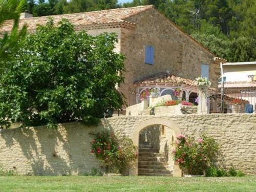 Отель Domaine Saint Victor La Tour-d'Aigues Экстерьер фото